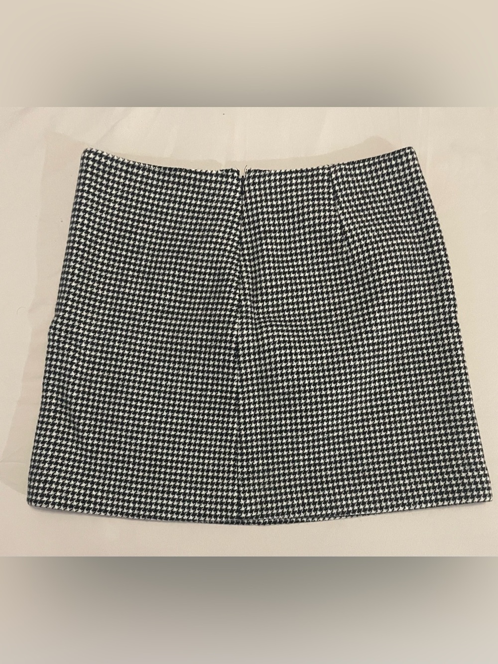 Club Monaco Black and White Houndstooth Mini Skirt